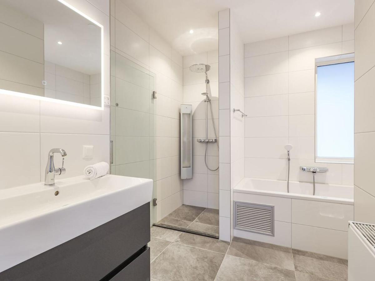 Luxury 4-Person Residence In The Holiday Park Landal Esonstad Anjum Zewnętrze zdjęcie